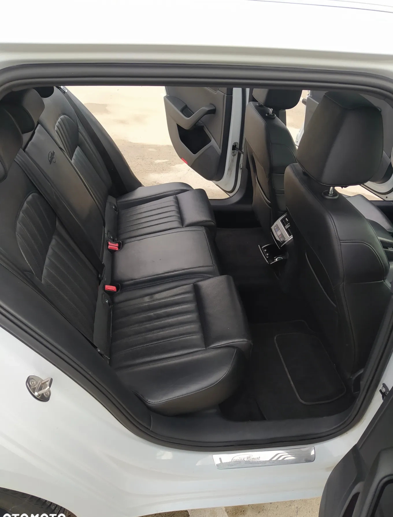 Skoda Superb cena 73500 przebieg: 165000, rok produkcji 2019 z Krasnobród małe 529